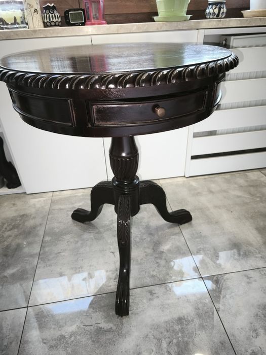 Stolik drewniany nowy, okrągły + szuflady