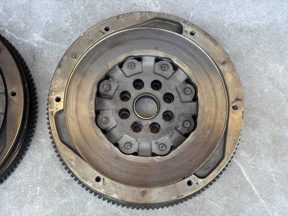 Зчеплення Корзина Маховик Демпфер Renault Laguna Megane Scenic 2.0 dCi