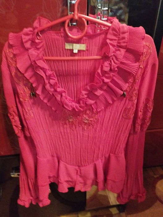 Блуза жіноча літня з вишивкою.