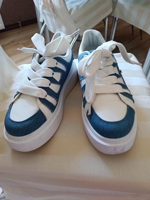 Snikersy raz założone 39 roz