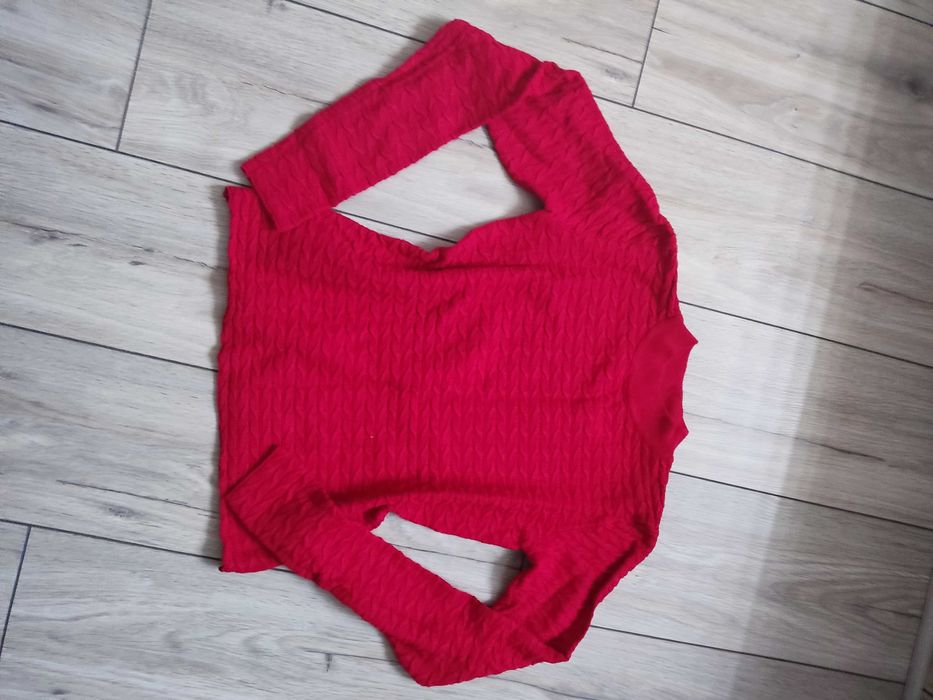 Swetry 4 sztuki Polecam ;(