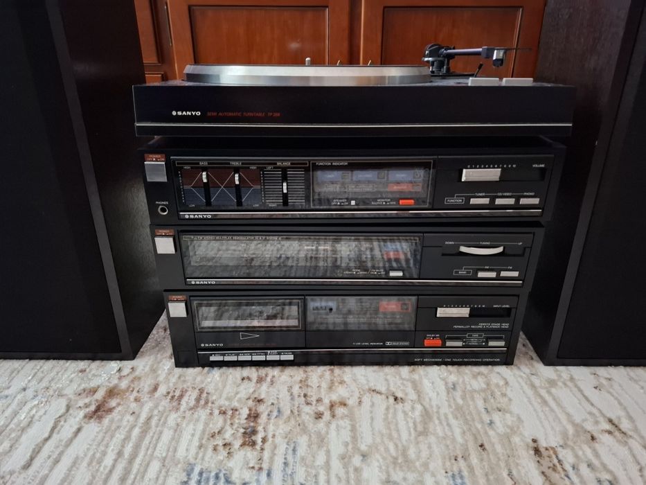 Aparelhagem Sanyo (sem gira discos)