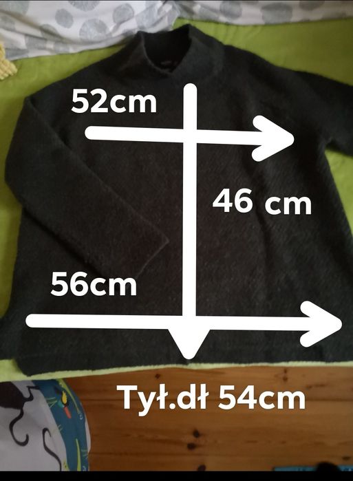 Sweter z Mango. Ciemna zieleń.