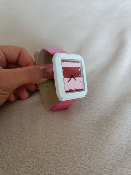 Nowy zegarek rozowy pasek