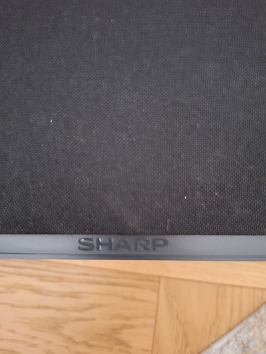 Głośnik subwoofer Sharp.