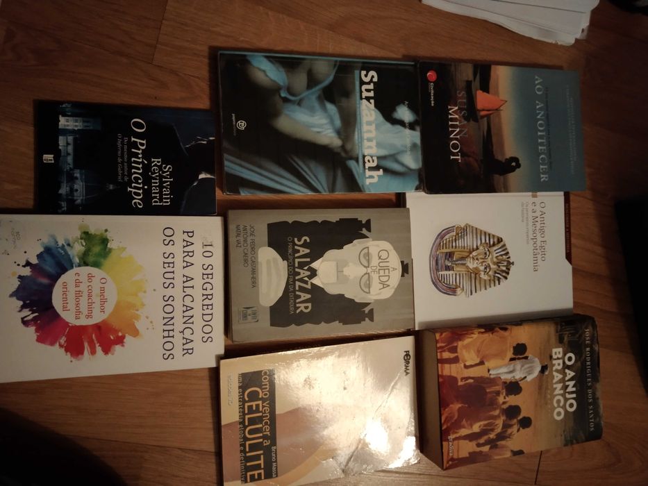 Vários livros em bom estado