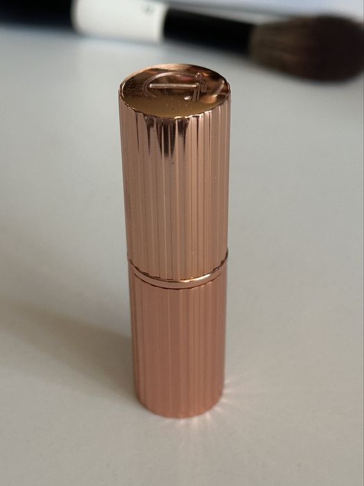 Charlotte tilbury kim kw hot lips szminka pomadka