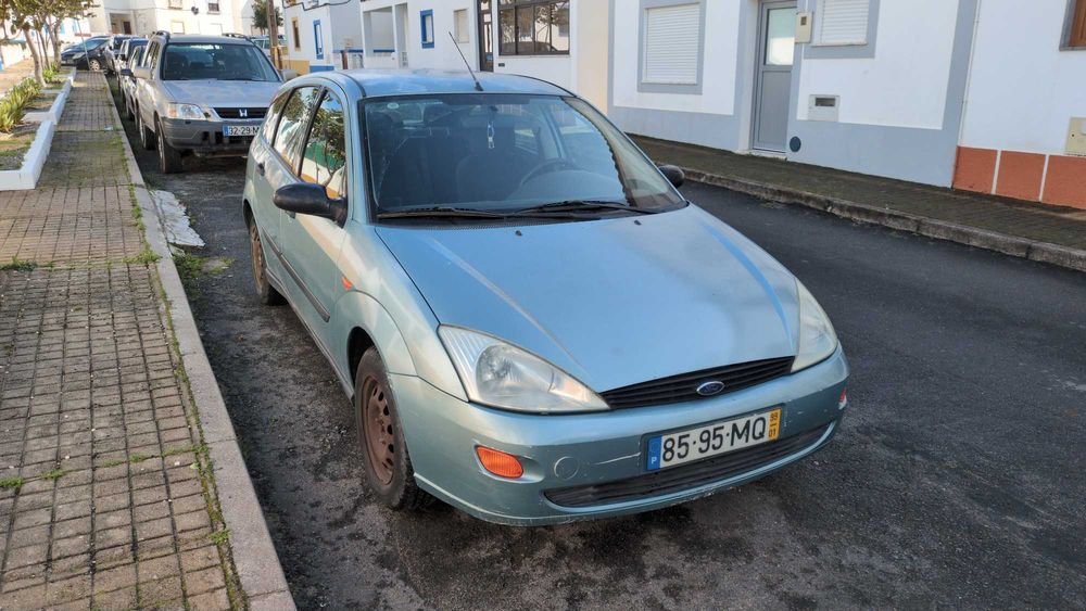 Ford Focus 1.6 Gasolina – Económico e Fiável