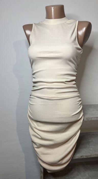 Сукня бежева XS shein