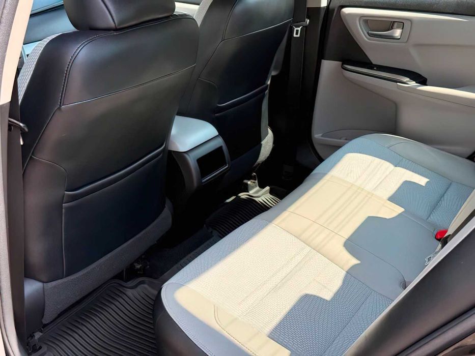 Toyota Camry      2016