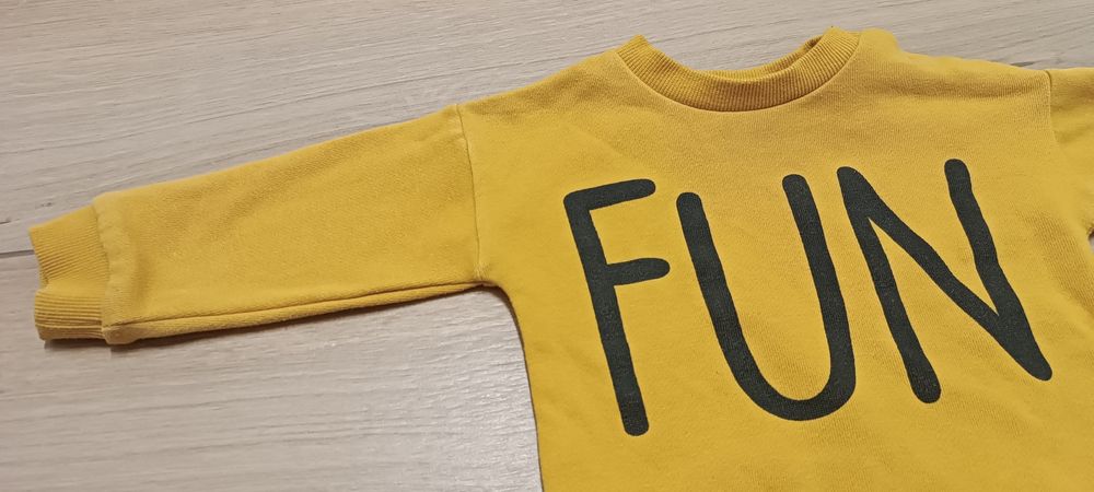 F&F 74 80 bluza dresowa dla chłopca musztardowy z napisem FUN