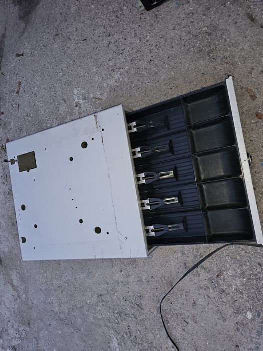 Грошові ящики, сейфи. Касова скриня. Денежный ящик, сейф. Є кількість.