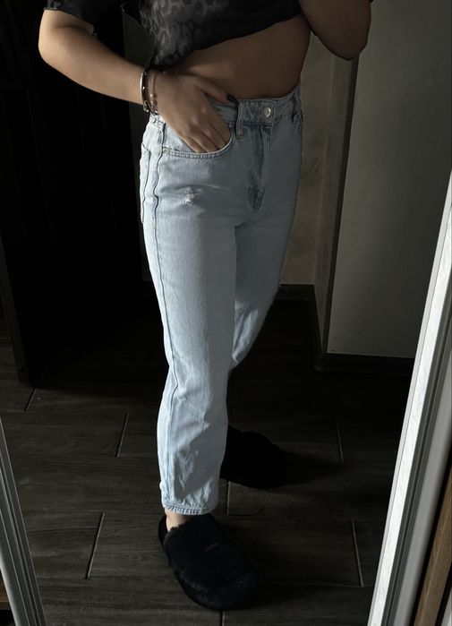 Блакитні джинси на низеньку дівчинку