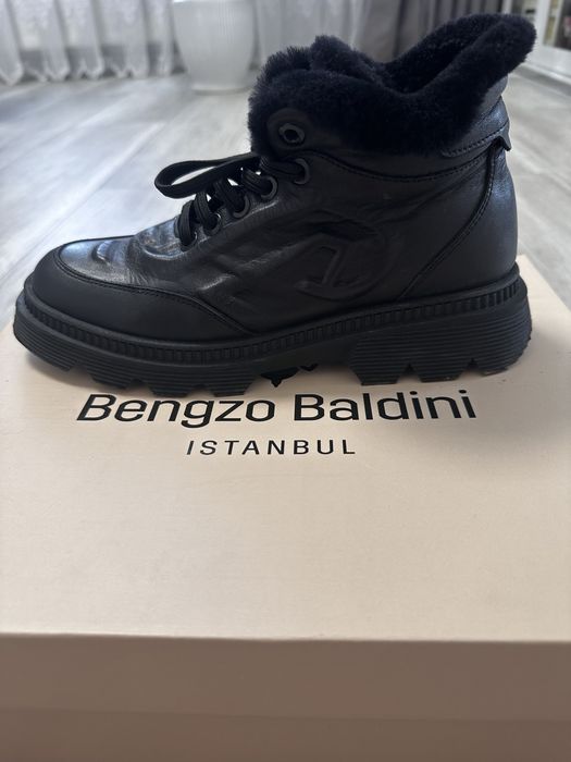 Ботінки жіночі