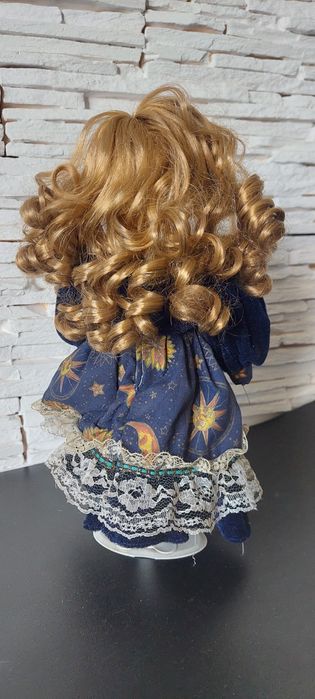 Lalka porcelanowa