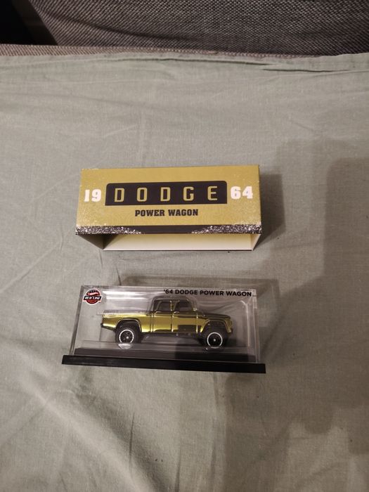 Hot wheels dodge i montecarlo