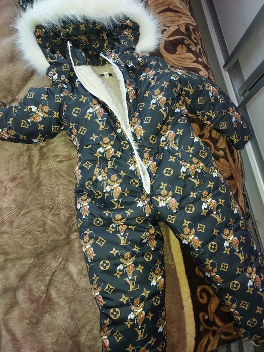 Зимовий комбінезон