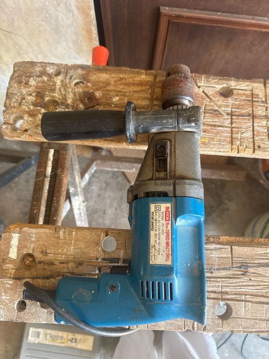Berbequim de Impacto Ryobi 550W – 2 Velocidades – Made in Japan