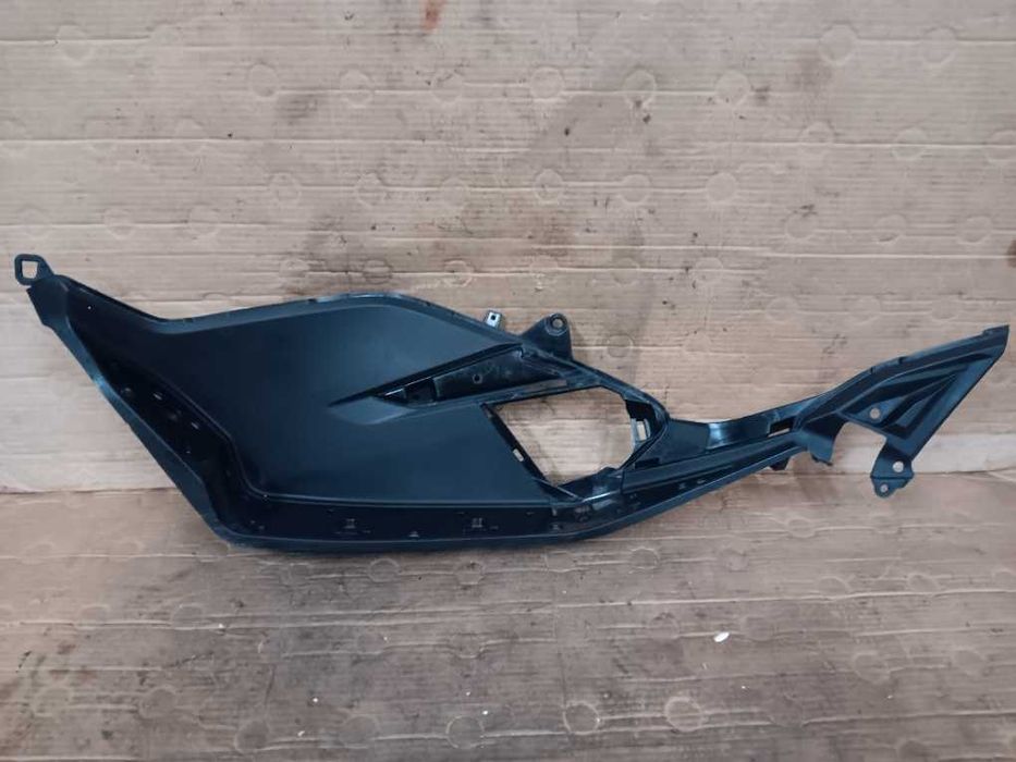 Carenagem pousa pés esquerda Honda PCX125 versão 2019 e 2020