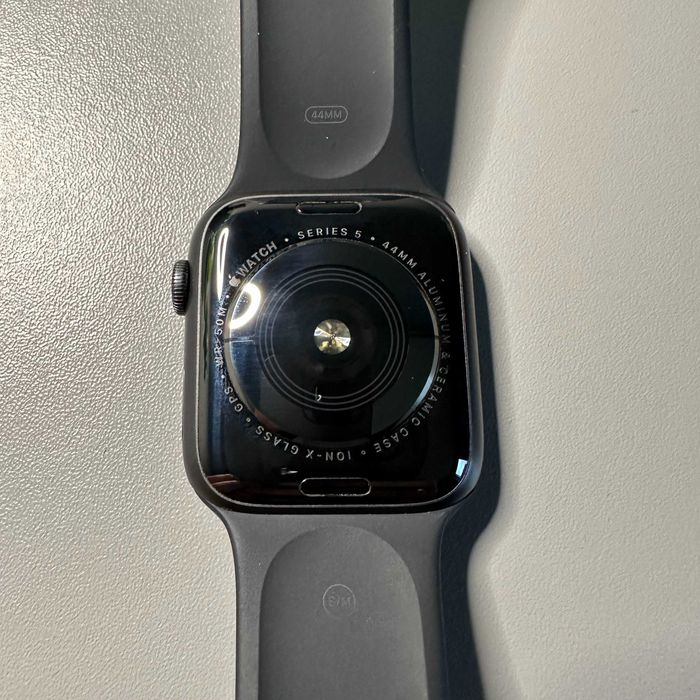 Apple Watch 5 44mm Space Gray Aluminium GPS