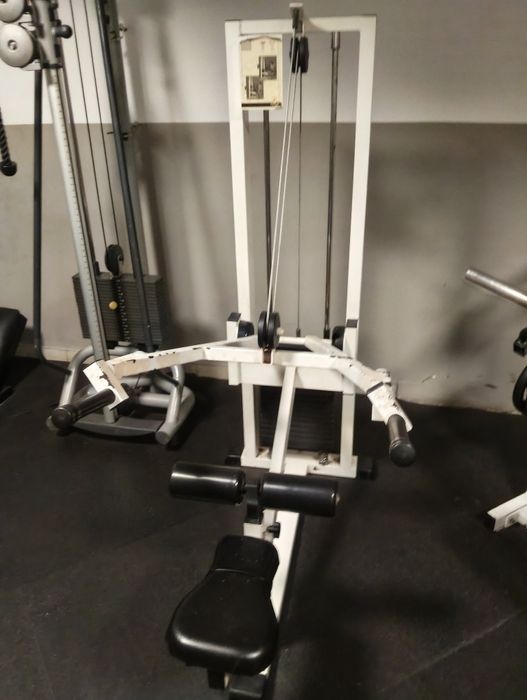 Maszyna na triceps z dużym stosem