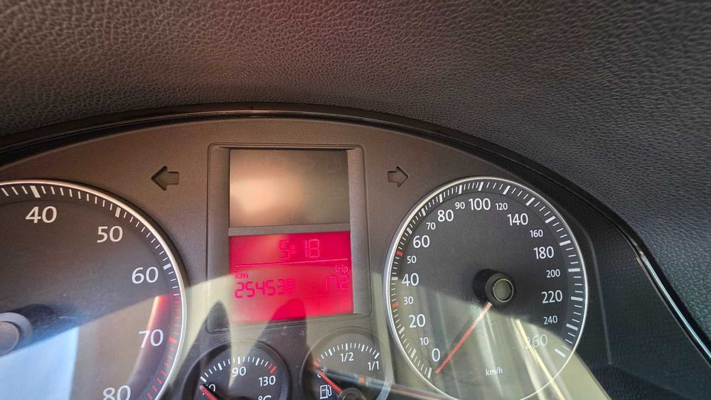 Golf V  1.6   Automat