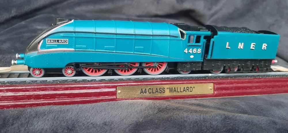 Model lokomotywy parowej  Liner A4 Class Mallard  Japan