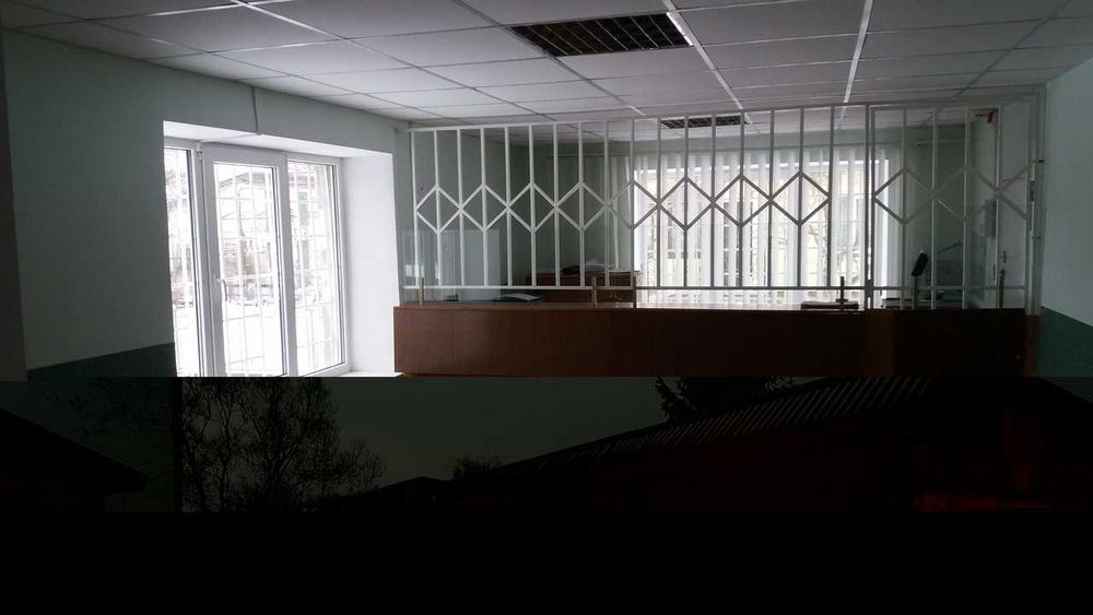 Нежитлові приміщення, площею 98,8 кв. м,  Івано-Франківська  обл.