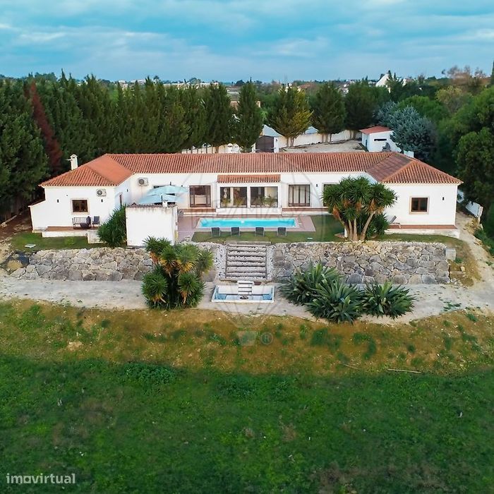 Moradia T4 para venda