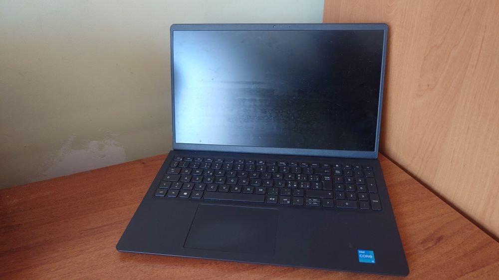 Ноутбук DELL Vostro 15 3510 - на запчастини, або під відновлення