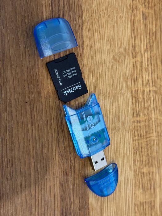 Uniwersalny Czytnik Kart Pamięci SD microSD + Adapter na microSD