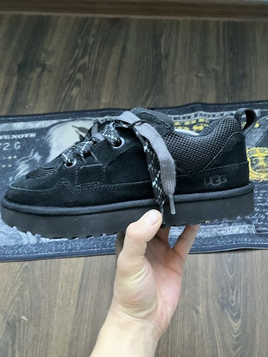 кросівки UGG Lo Lowmel