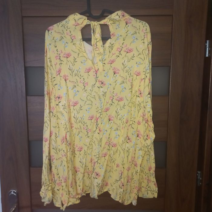 Żółta bluzka w kwiatki rozm 46/48/50