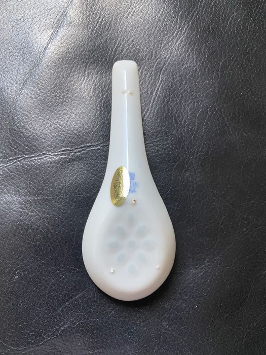 Colheres orientais decorativas em porcelana