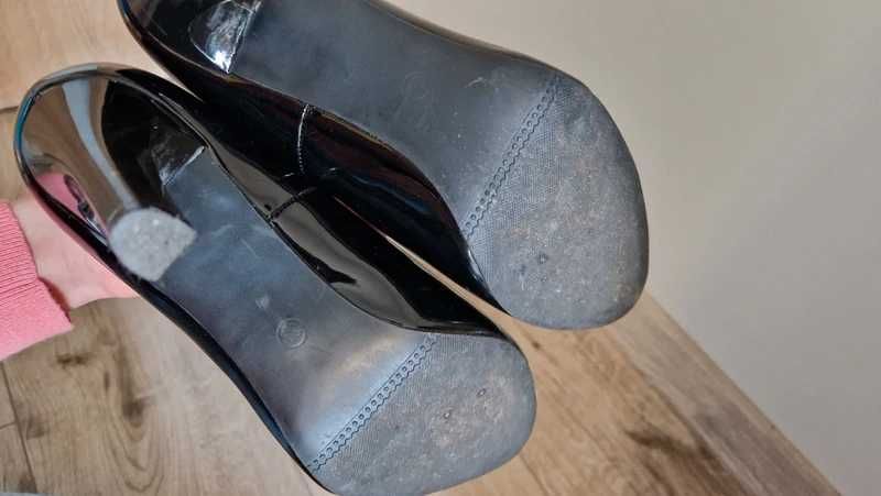 Czarne buty na obcasie Goodin 39