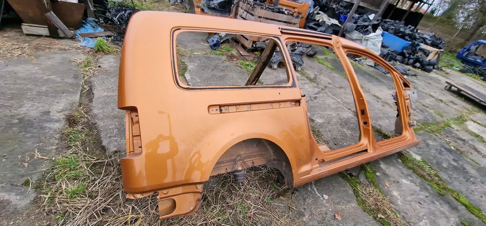 próg+błotnik prawy vw caddy iii maxi 2k5