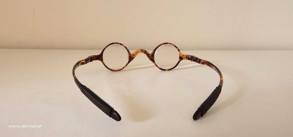 ÓCULOS DE LEITURA PRÉ-GRADUADOS