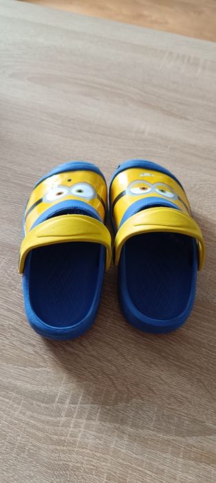 Sandały i klapki 28