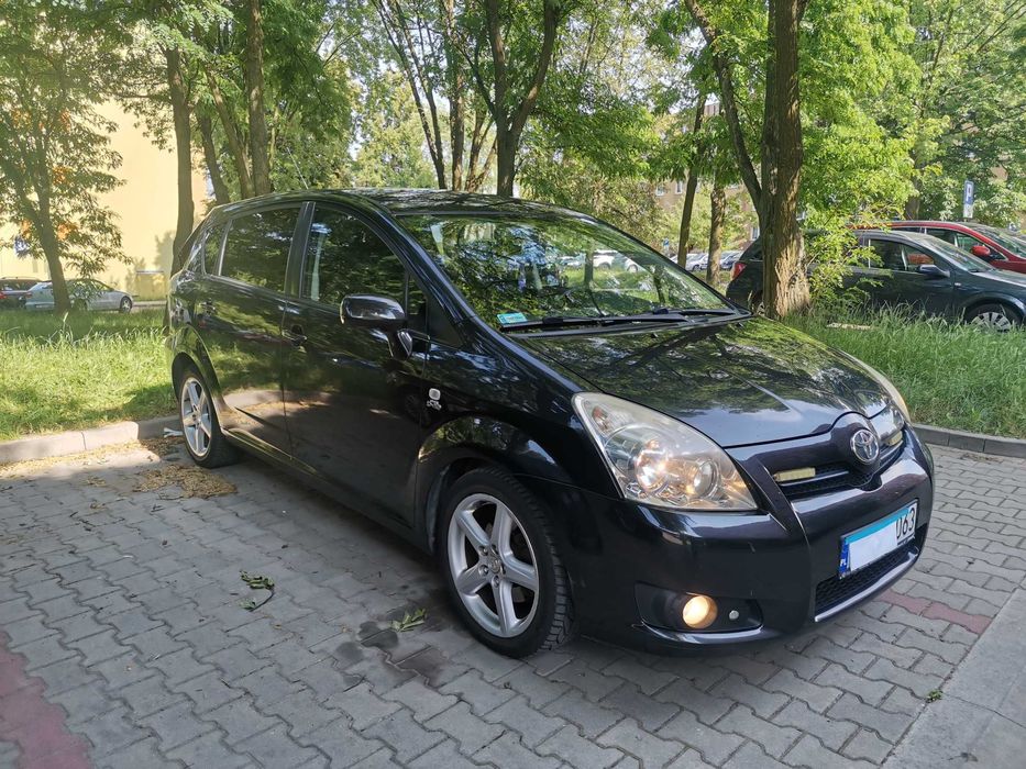 Sprzedam samochód osobowy Toyota Corolla Verso.