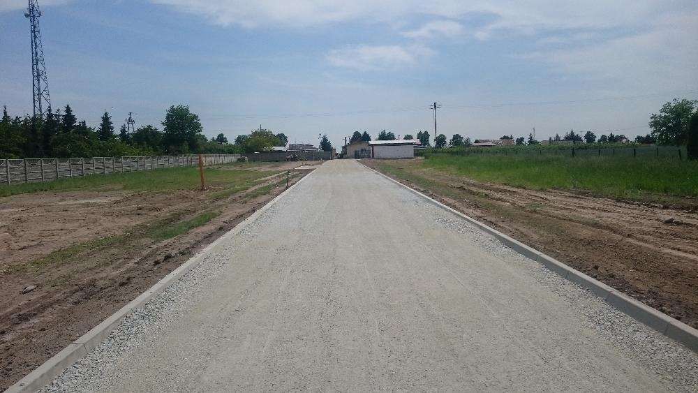 Drogi dojazdowe, utwardzenie placy manewrowych, kruszywo, podbudowa