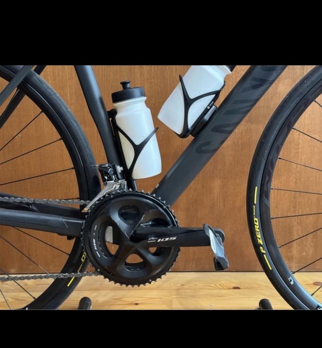 Bicicleta de estrada canyon