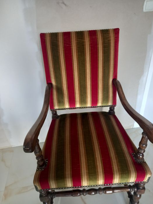 Stylowy Antyczny Fotel Tron