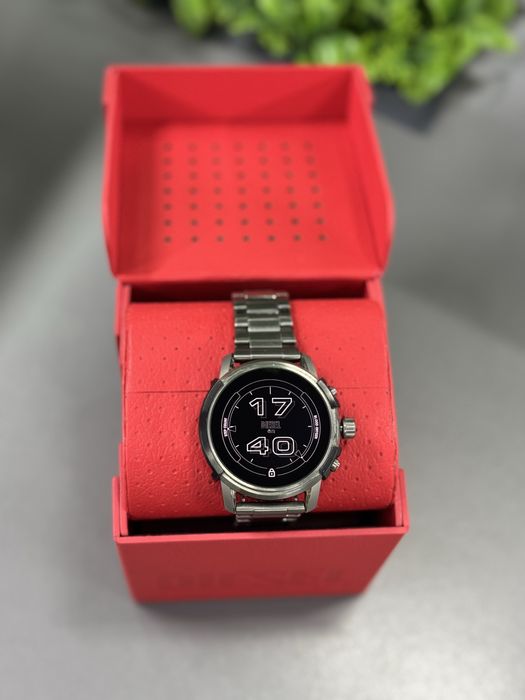 Смарт годинник Diesel On DZT2042R (оригінал)