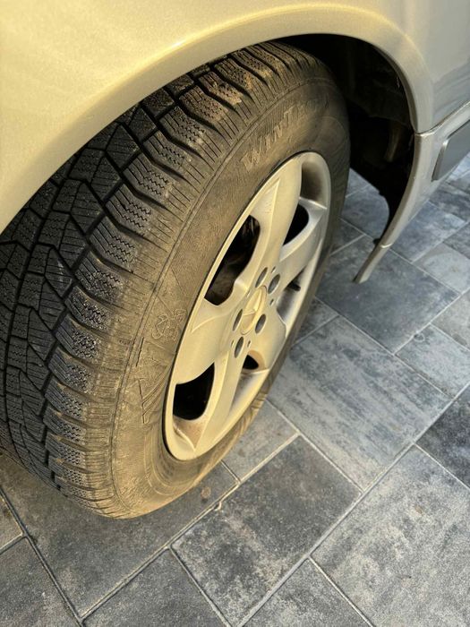 Sprzedam  samochód osobowy