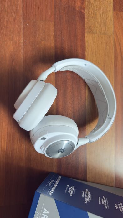 Słuchawki bezprzewodowe Steelseries Arctic Nova Pro Wireless jak nowe nieużywane