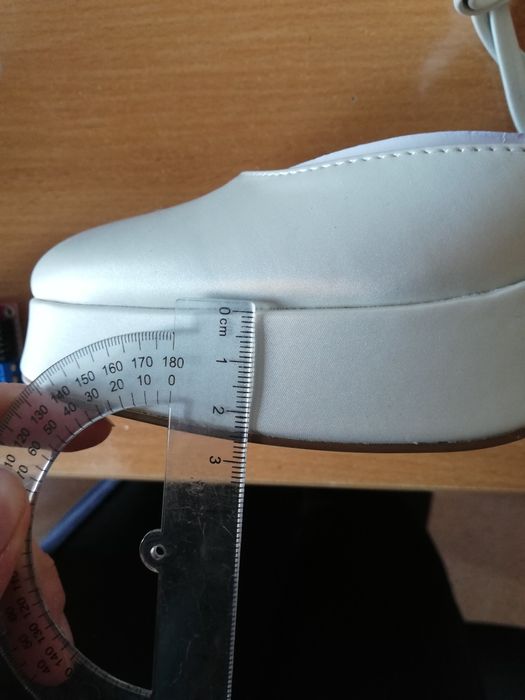 Buty damskie obcas beżowe