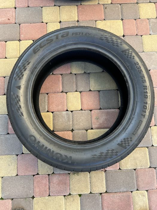 235/55 R19 101T  Kumho 2024 рік