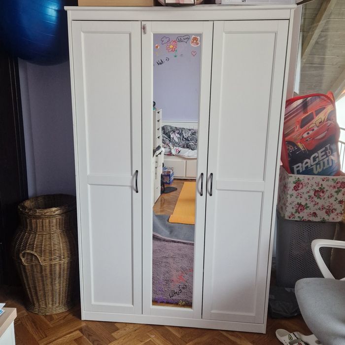 songestand szafa z lustrem ikea