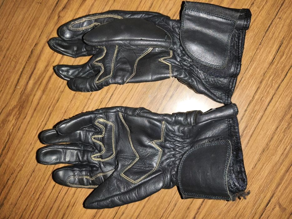 Luvas de moto em bom estado