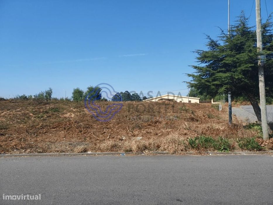 Lote de construção moradia geminada